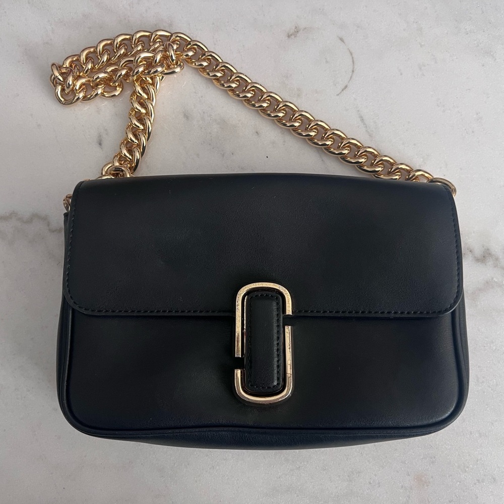 Marc Jacobs J shoulder Bag with Gold Chain